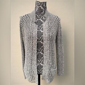 SKIES ARE BLUE Black and Cream Marled Knit Open-Front Cardigan With Pockets.